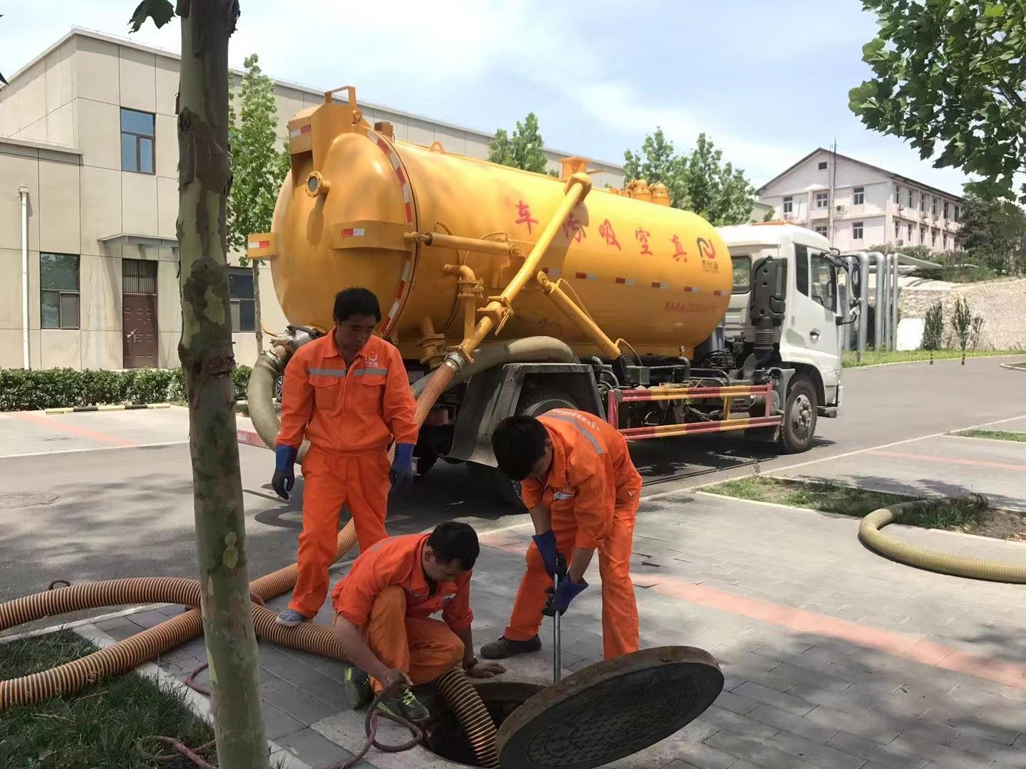 凭祥化粪池清理与5-8吨吸粪车施工效率分析
